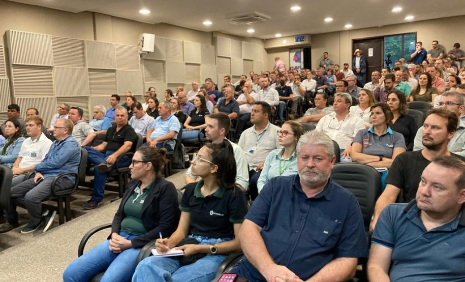 Encontro com lideranças em Cascavel debate prevenção à influenza aviária