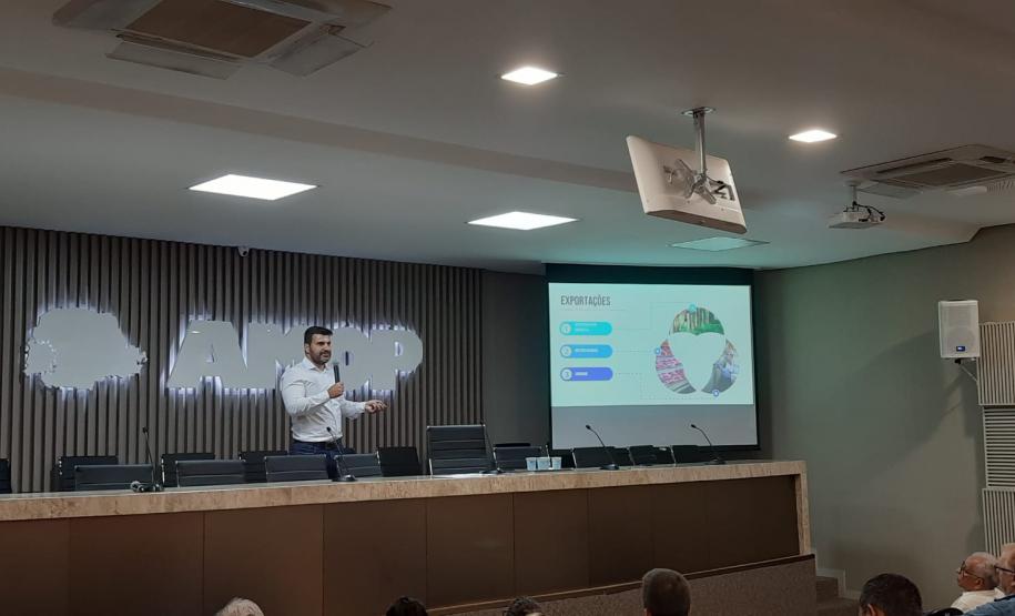 Encontro com lideranças em Cascavel debate prevenção à influenza aviária