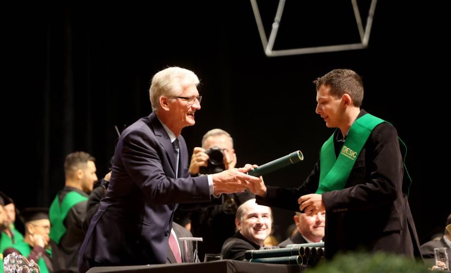 Também participaram da cerimônia a gerente do Banco de Alimentos de Curitiba, Jaqueline Macedo, e o presidente do Sindaruc, Paulo Salesbram