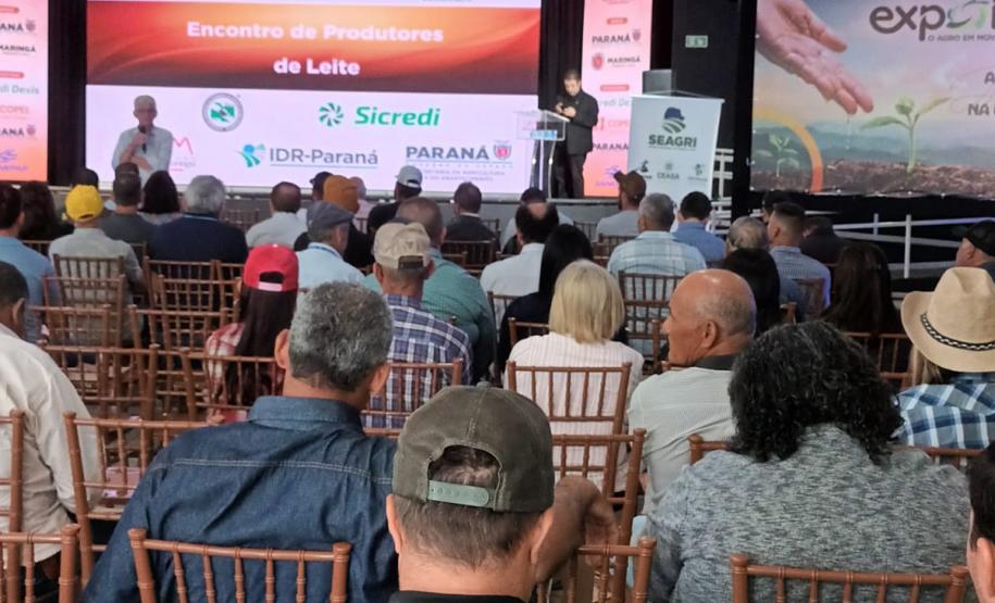 Encontro na Expoingá reúne produtores de leite para debater desafios e oportunidades do setor