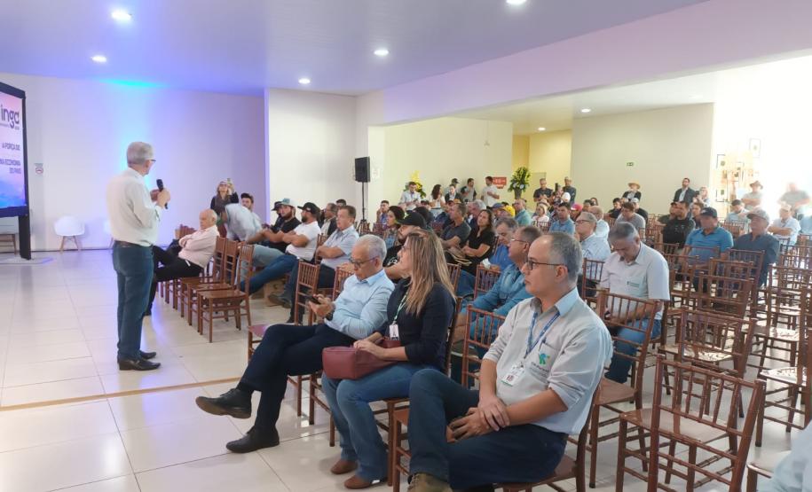 Encontro na Expoingá reúne produtores de leite para debater desafios e oportunidades do setor