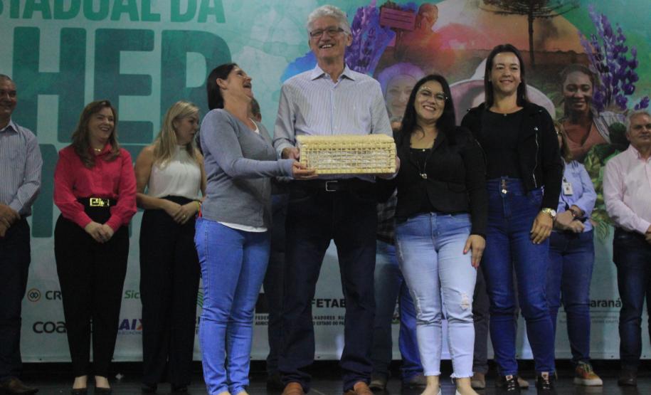 Governo do Paraná apresenta políticas para mulheres rurais em encontro em Ivaiporã
