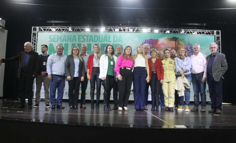 Governo do Paraná apresenta políticas para mulheres rurais em encontro em Ivaiporã