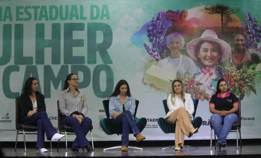 Governo do Paraná apresenta políticas para mulheres rurais em encontro em Ivaiporã