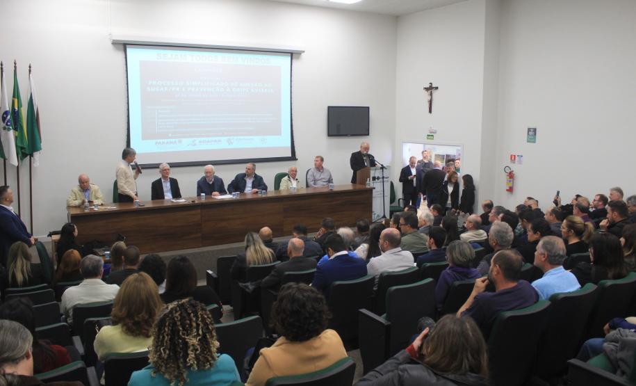 Em Curitiba, fórum debate comercialização da agroindústria e prevenção da influenza aviária