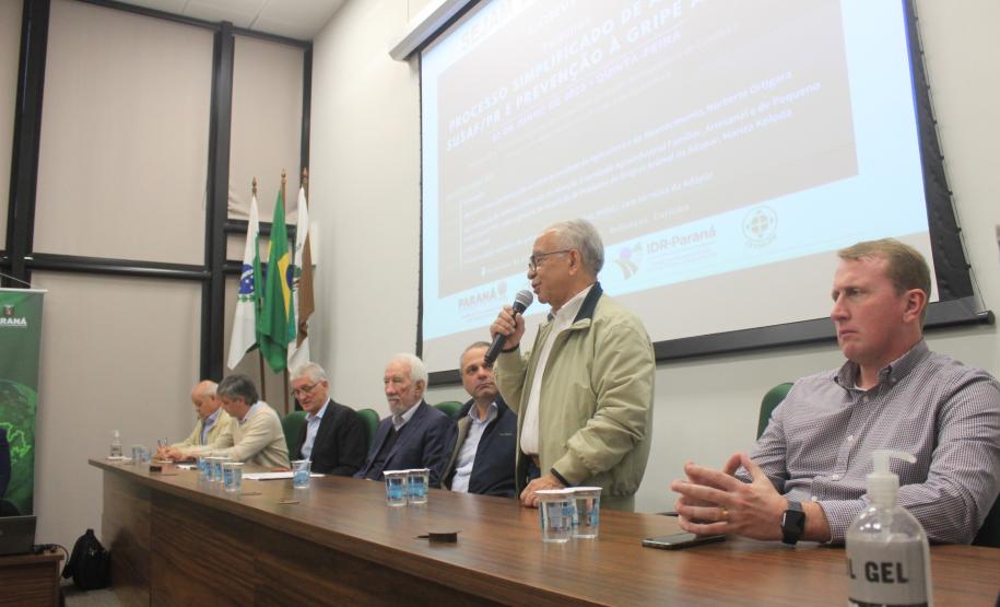 Em Curitiba, fórum debate comercialização da agroindústria e prevenção da influenza aviária