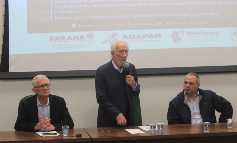 Em Curitiba, fórum debate comercialização da agroindústria e prevenção da influenza aviária