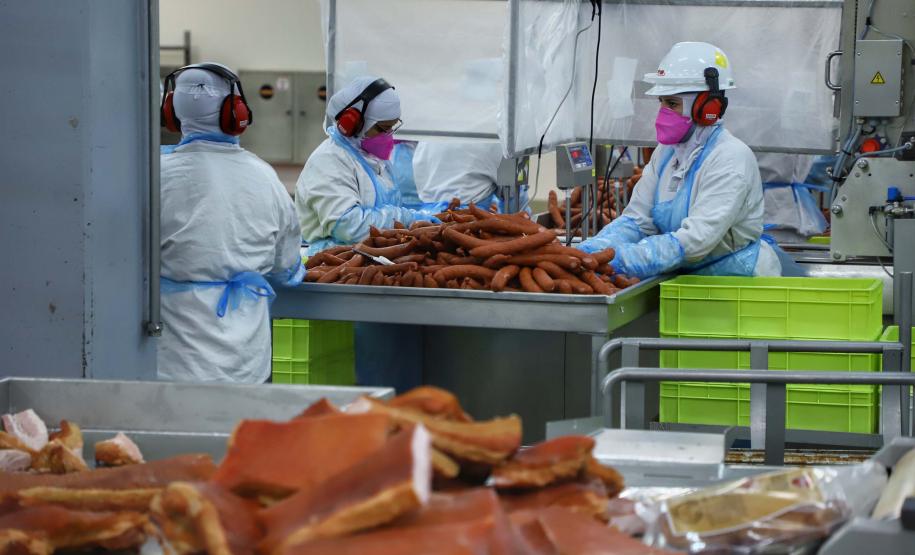 Exportações impactam preços das proteínas animais no mercado interno, mostra boletim do Deral