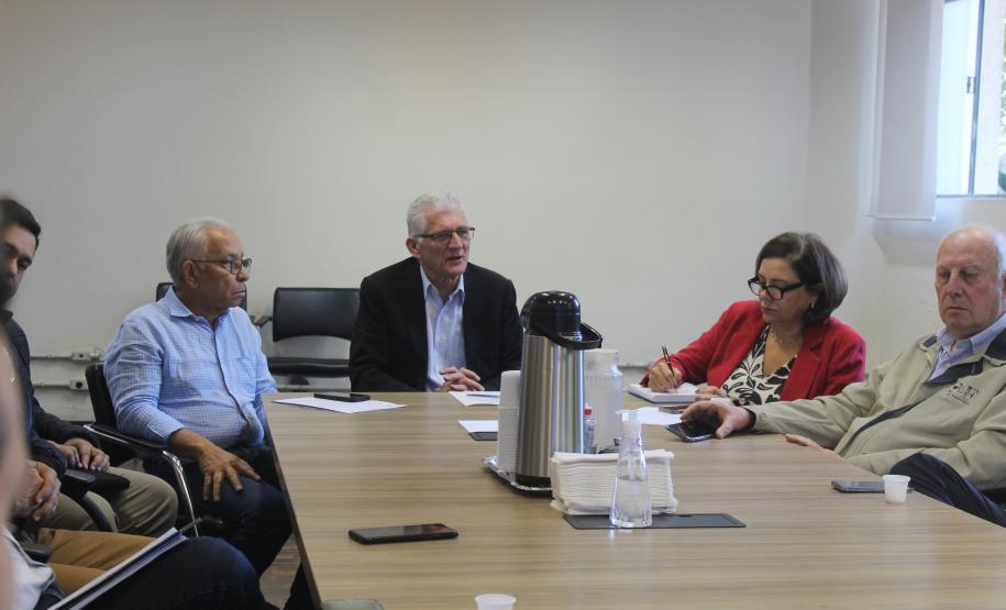 Governo do Paraná, setor privado e entidades do agro trabalham para conter casos de gripe aviária