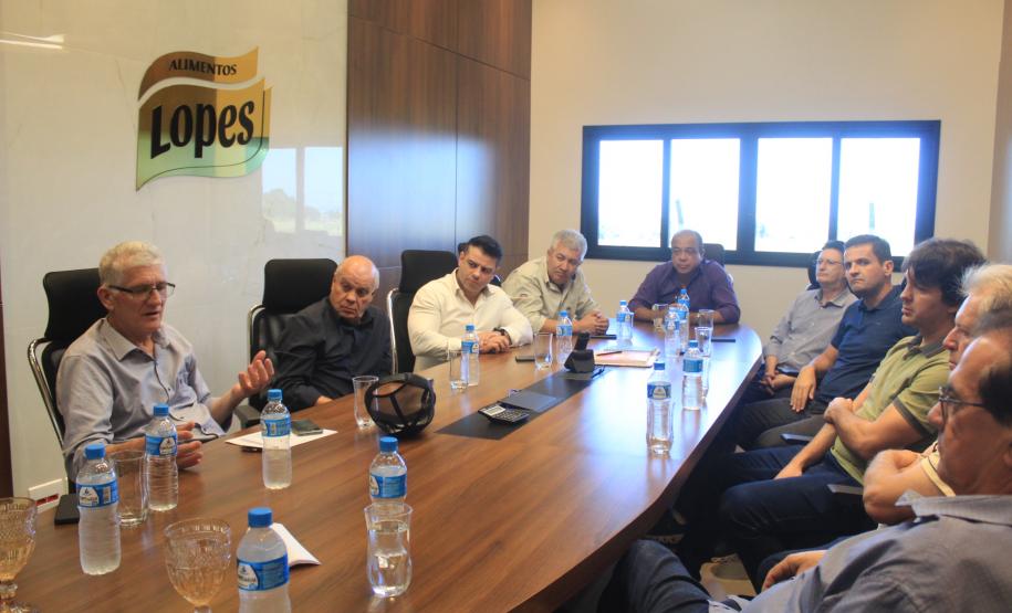 Em parceria com setor privado, governo estadual busca soluções para impulsionar mercado da mandioca do Paraná