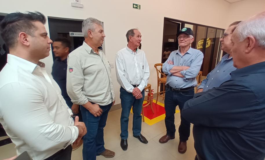 Em parceria com setor privado, governo estadual busca soluções para impulsionar mercado da mandioca do Paraná