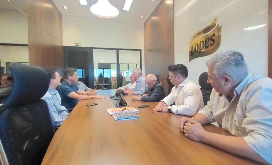 Em parceria com setor privado, governo estadual busca soluções para impulsionar mercado da mandioca do Paraná