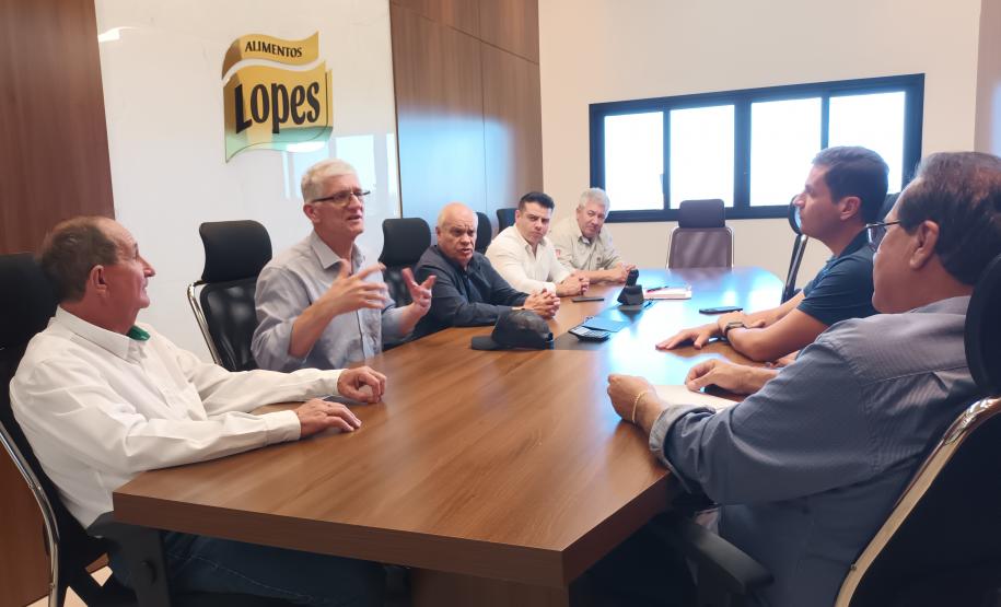 Em parceria com setor privado, governo estadual busca soluções para impulsionar mercado da mandioca do Paraná