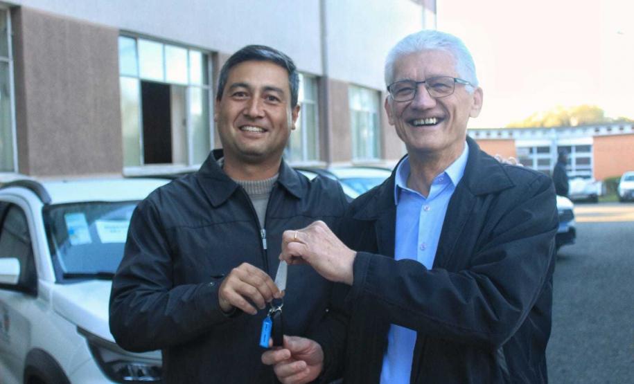 Seab entrega carros para núcleos regionais