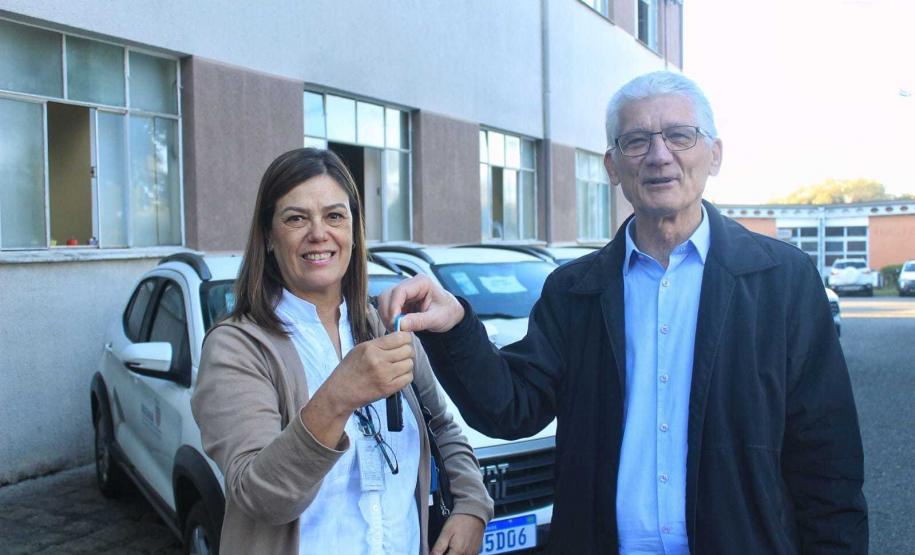 Seab entrega carros para núcleos regionais