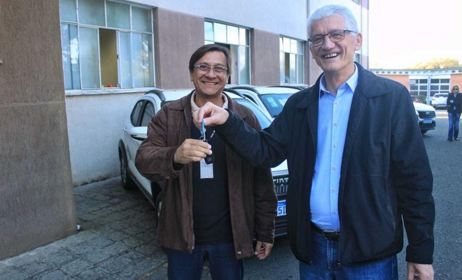 Seab entrega carros para núcleos regionais