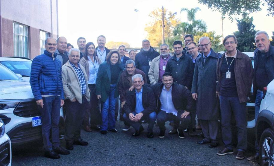 Seab entrega carros para núcleos regionais