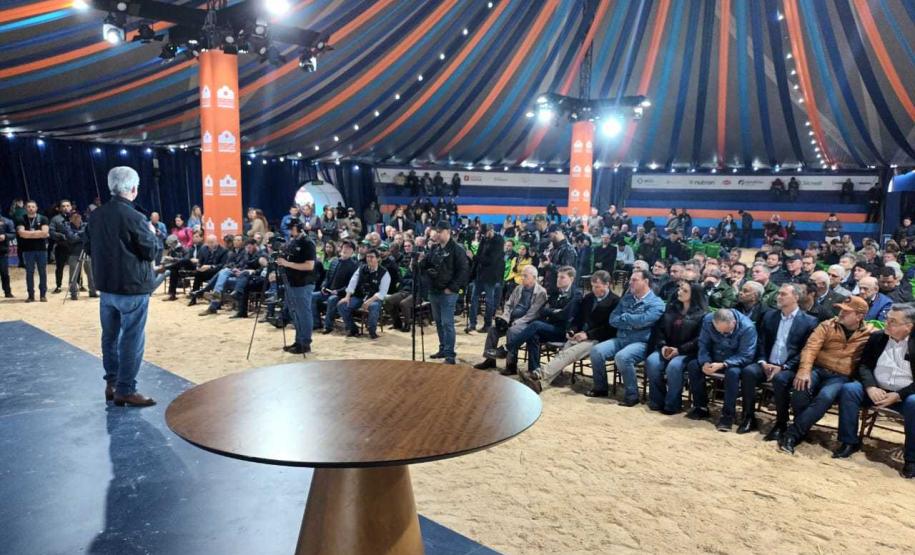 Na Agroleite, Ministro anuncia medidas de apoio ao agronegócio