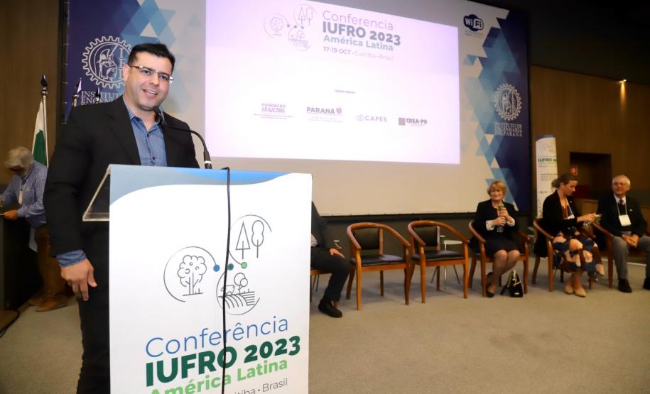 Sistema de Agricultura do Paraná participa de conferência internacional sobre manejo de florestas