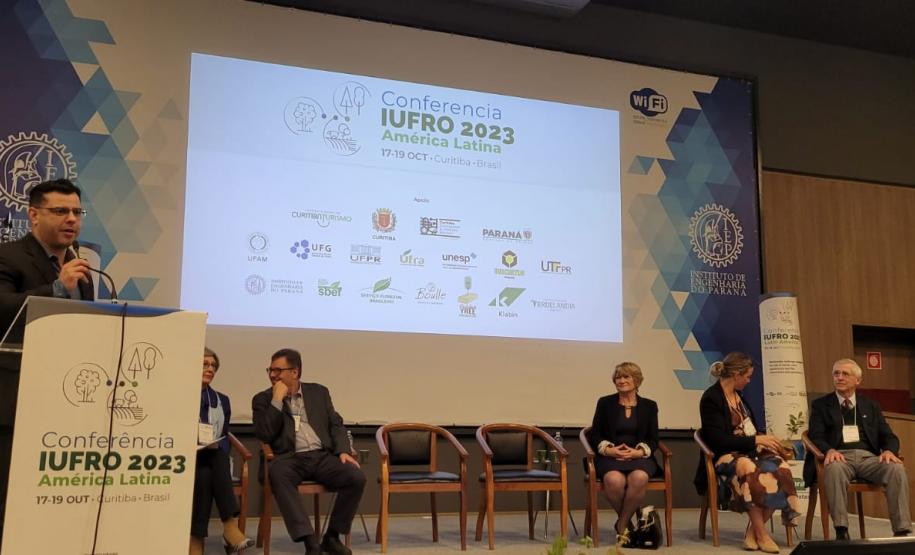 Sistema de Agricultura do Paraná participa de conferência internacional sobre manejo de florestas