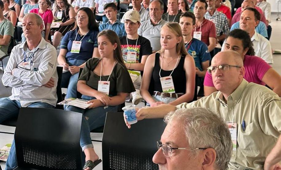 Encontro Estadual incentiva boas práticas na fruticultura do Paraná