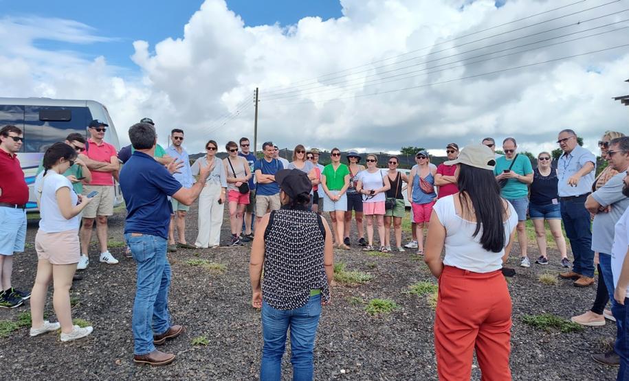Turismo rural técnico-científico do Paraná atrai visitantes estrangeiros