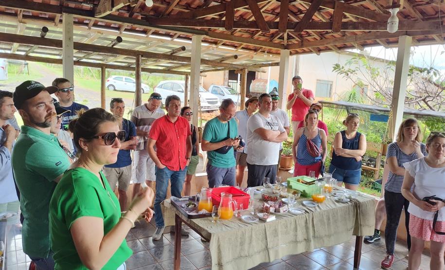 Turismo rural técnico-científico do Paraná atrai visitantes estrangeiros