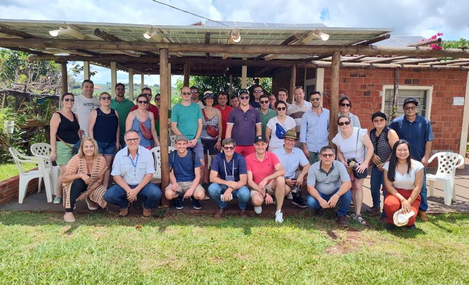 Turismo rural técnico-científico do Paraná atrai visitantes estrangeiros