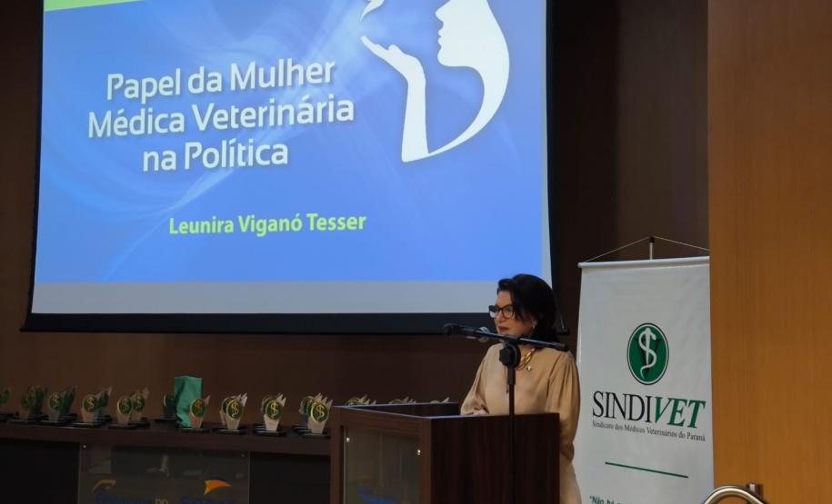 Secretário da Agricultura e do Abastecimento participa de homenagem a veterinárias e zootecnistas