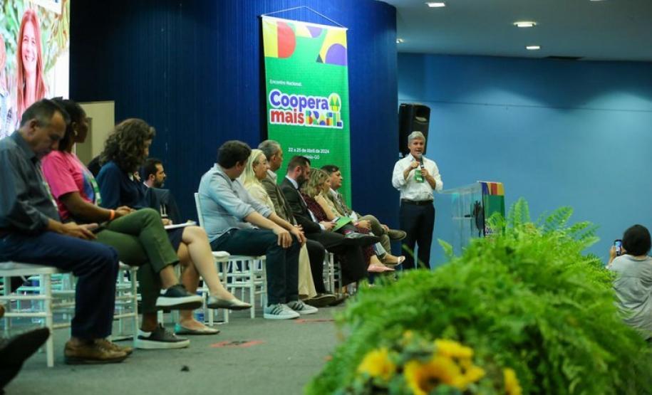Estado apresenta programa Coopera Paraná em evento nacional