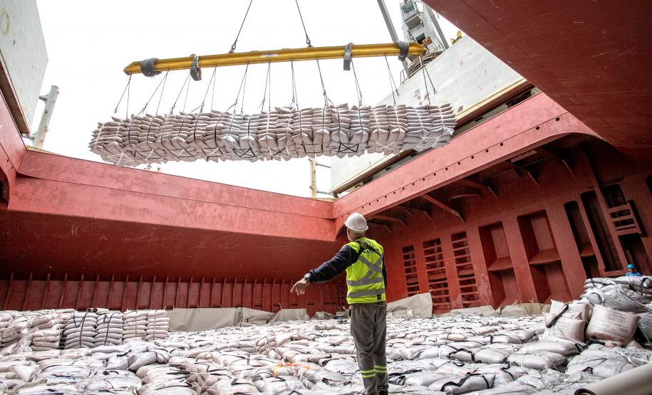 Exportação de açúcar a granel tem alta de 352% nos portos paranaenses em março