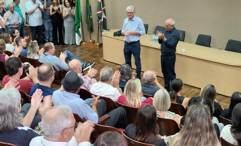 Encontro com servidores marca despedida de Ortigara e apresentação de Natalino de Souza como novo secretário