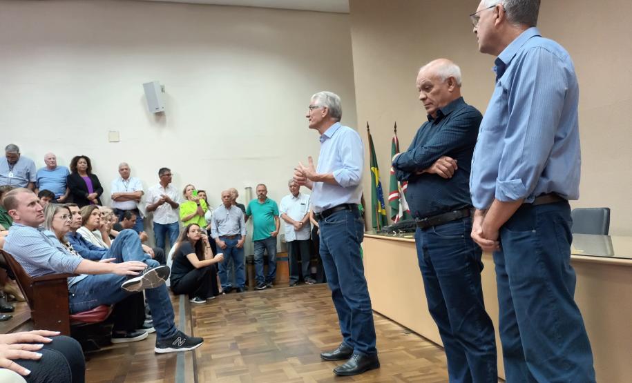 Encontro com servidores marca despedida de Ortigara e apresentação de Natalino de Souza como novo secretário