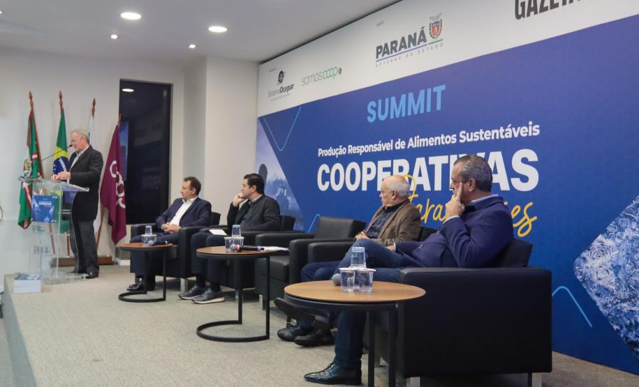 Summit - Producao Responsavel de Alimentos Sustentaveis na sede da Ocepar