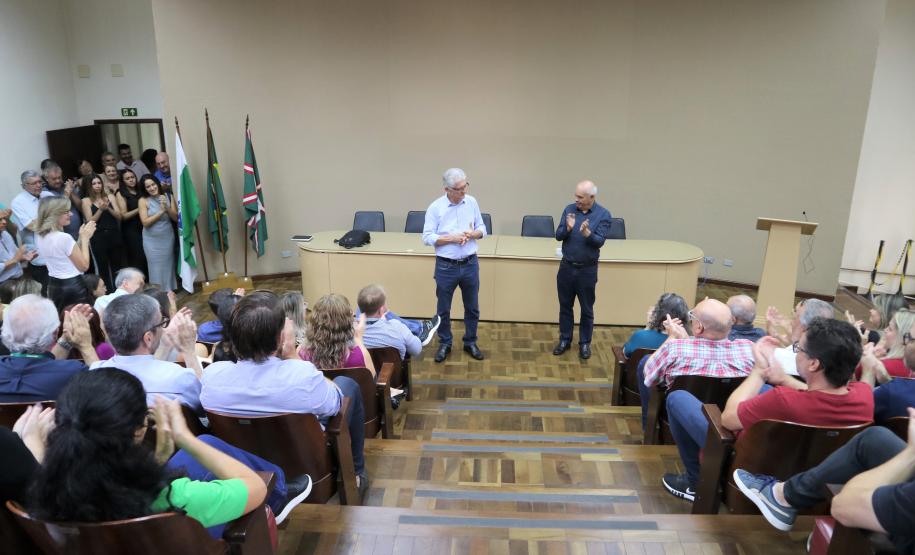 Encontro com servidores marca despedida de Ortigara e apresentação de Natalino de Souza como novo secretário