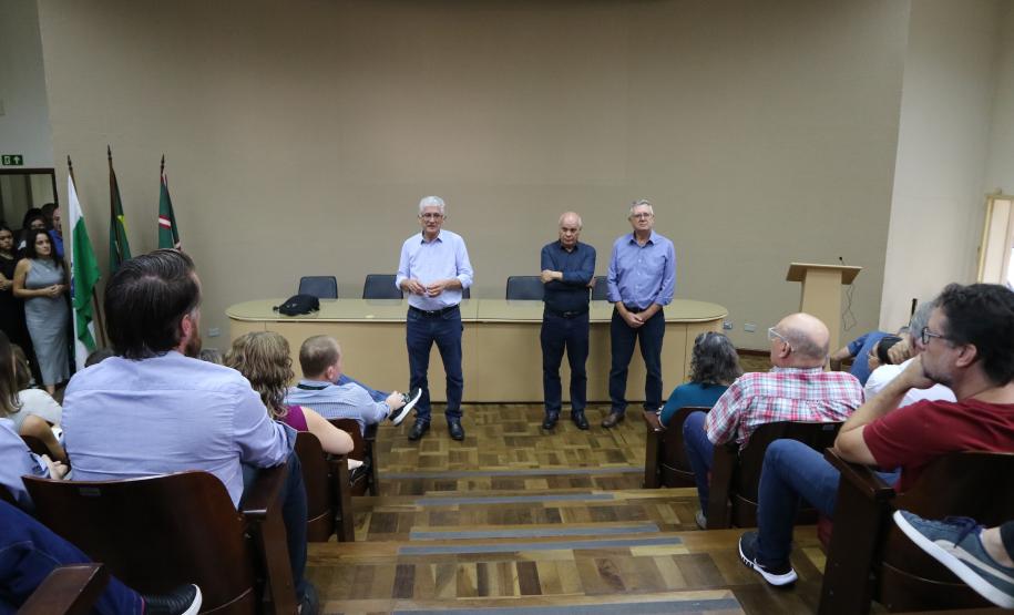 Encontro com servidores marca despedida de Ortigara e apresentação de Natalino de Souza como novo secretário