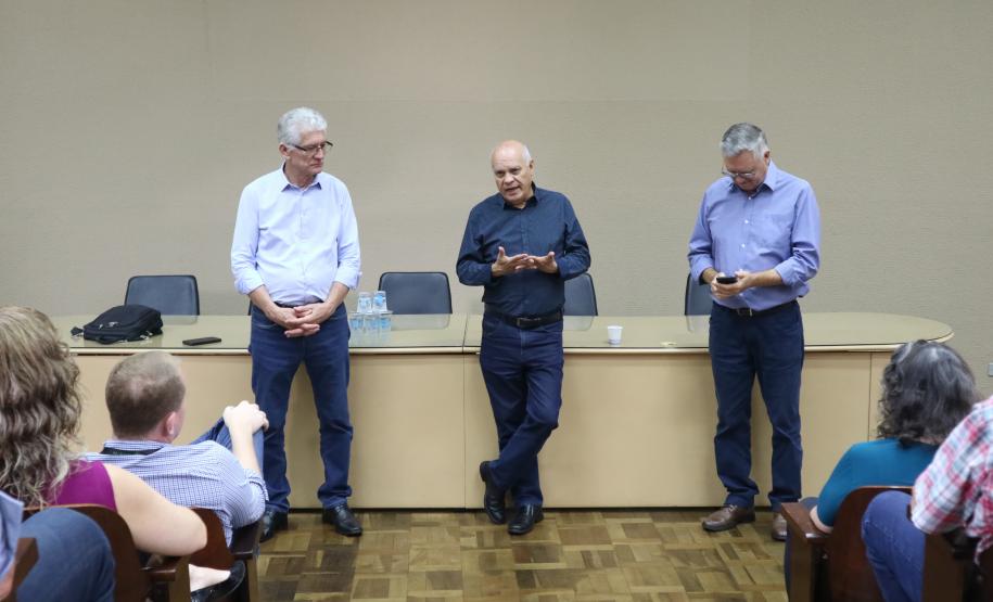 Encontro com servidores marca despedida de Ortigara e apresentação de Natalino de Souza como novo secretário