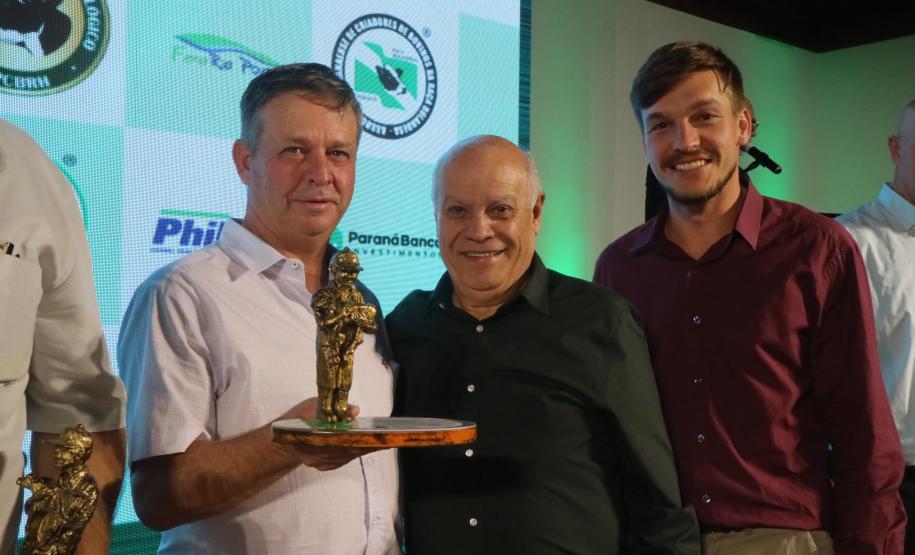 Seagri participa de premiação a produtores de leite nos Campos Gerais
