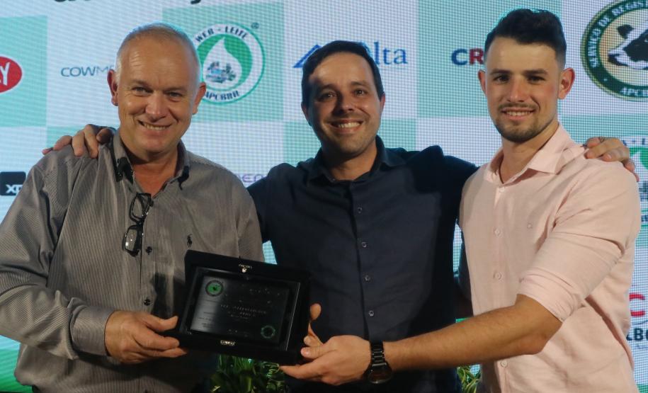 Seagri participa de premiação a produtores de leite nos Campos Gerais