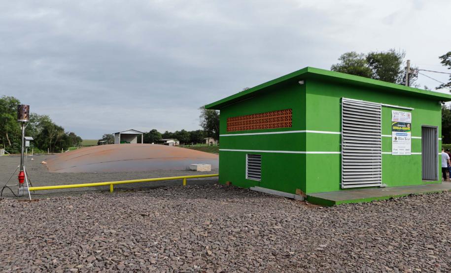 Vizinhos compartilham biodigestor para produzir energia limpa da suinocultura