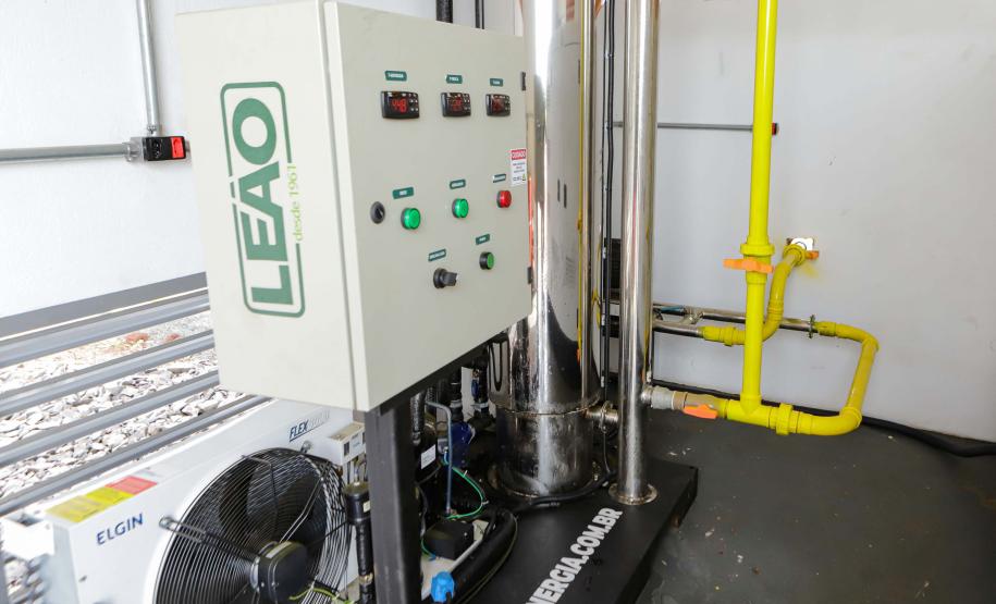 Vizinhos compartilham biodigestor para produzir energia limpa da suinocultura