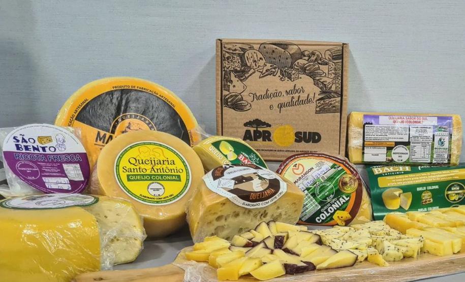 Catálogo incentiva consumo de queijos e vinhos feitos no Paraná