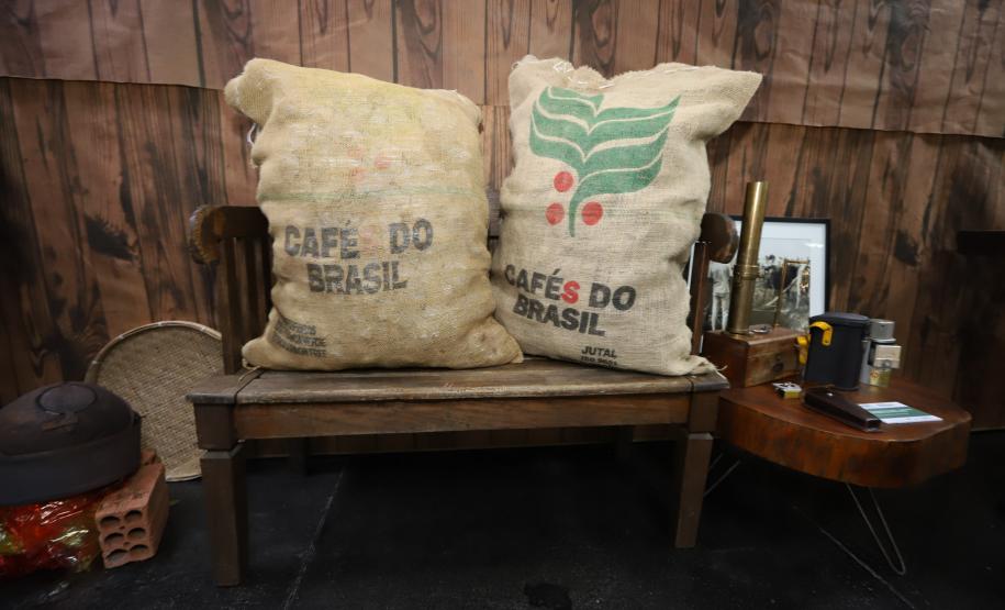 Em comemoração aos 80 anos de história, Secretaria da Agricultura lança exposição no Arquivo Público do Paraná