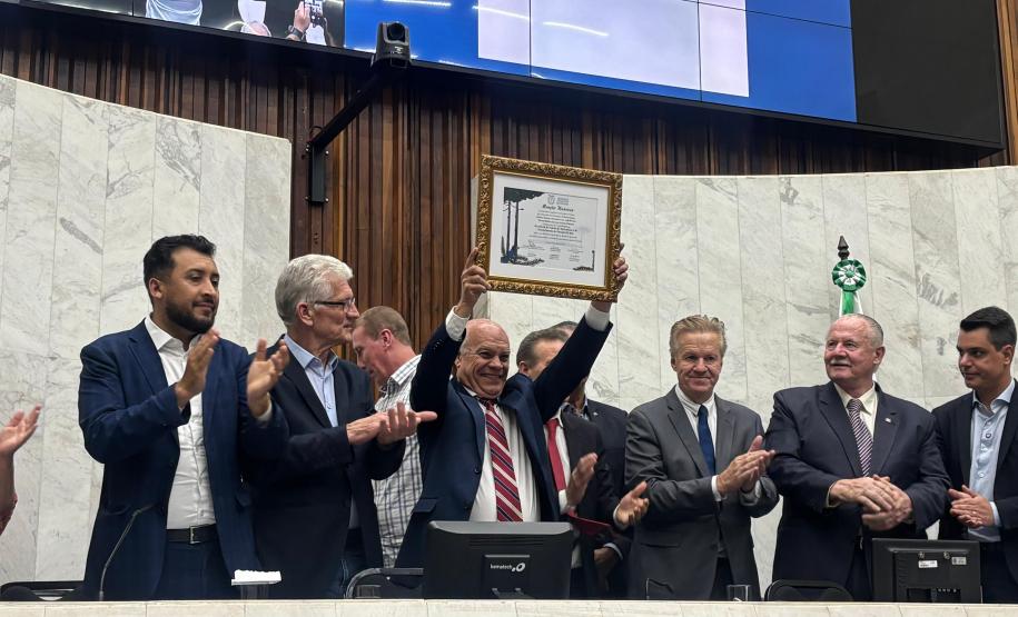 Em sessão solene, Assembleia homenageia os 80 anos da Seab