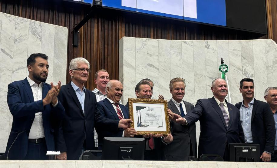Em sessão solene, Assembleia homenageia os 80 anos da Seab