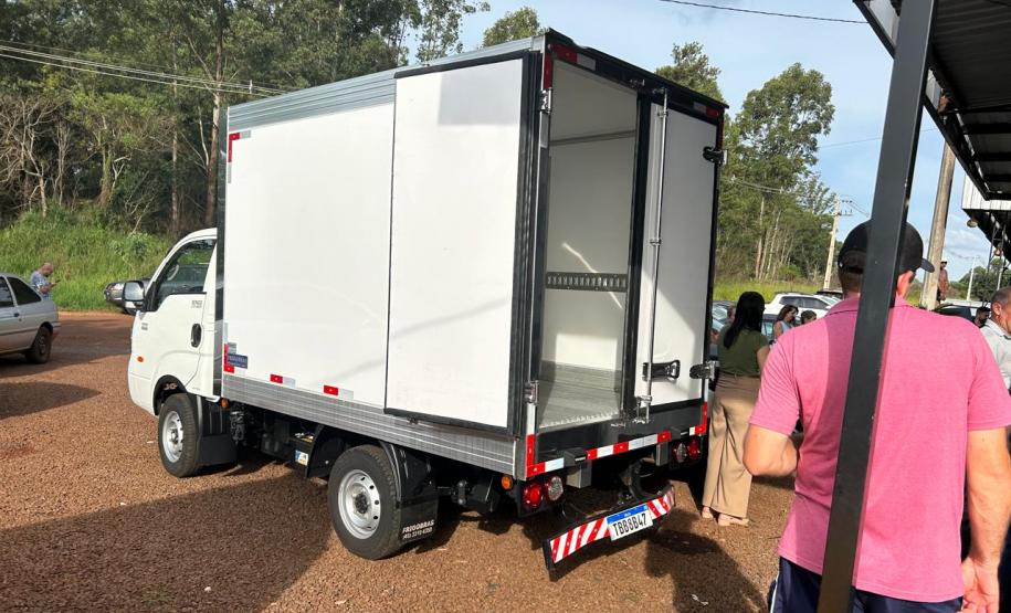 Cooperativa da agricultura familiar recebe equipamentos para produção de leite