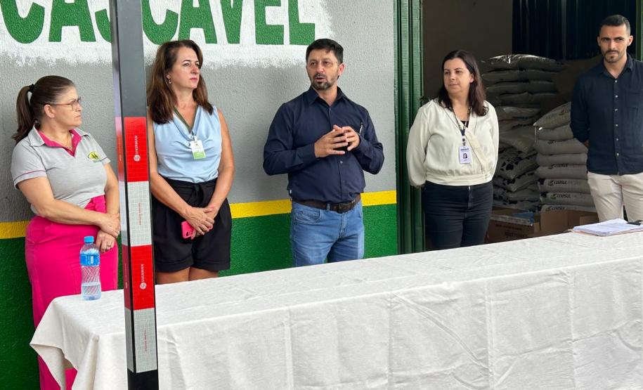 Cooperativa da agricultura familiar recebe equipamentos para produção de leite