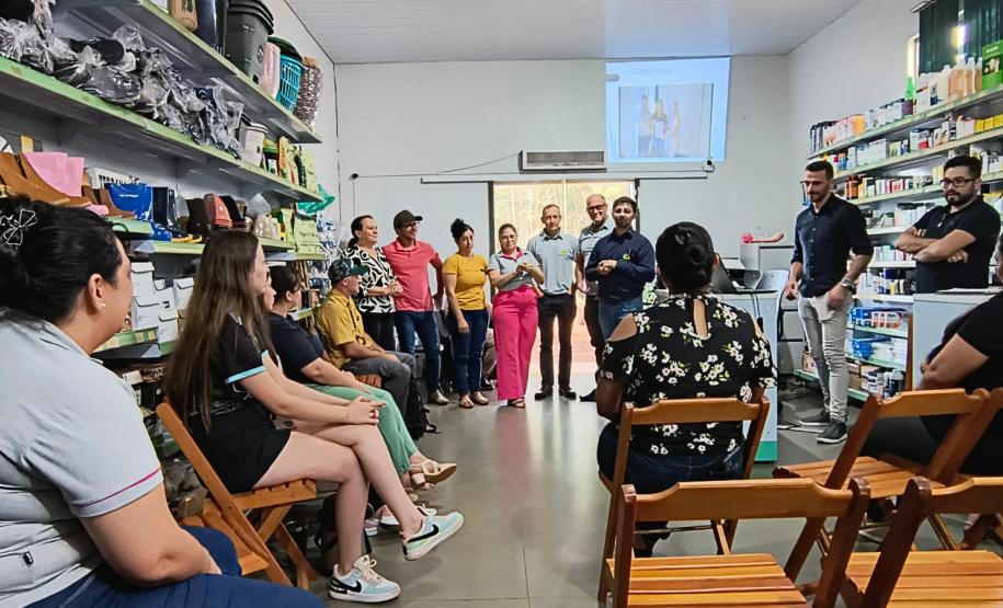 Cooperativa da agricultura familiar recebe equipamentos para produção de leite