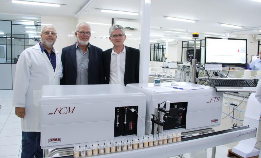 Análise eletrônica da qualidade do leite fica mais ágil no Paraná