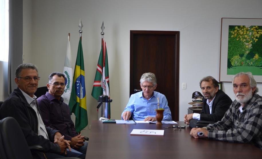 Produtores paranaenses querem o apoio do
governo do Paraná contra a cobrança do Funrural